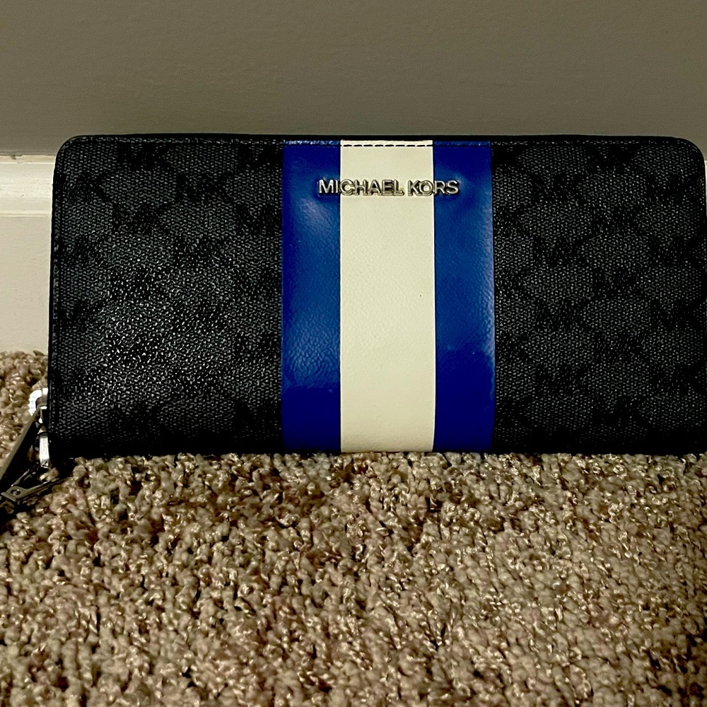 MK -Brand new condition wallet